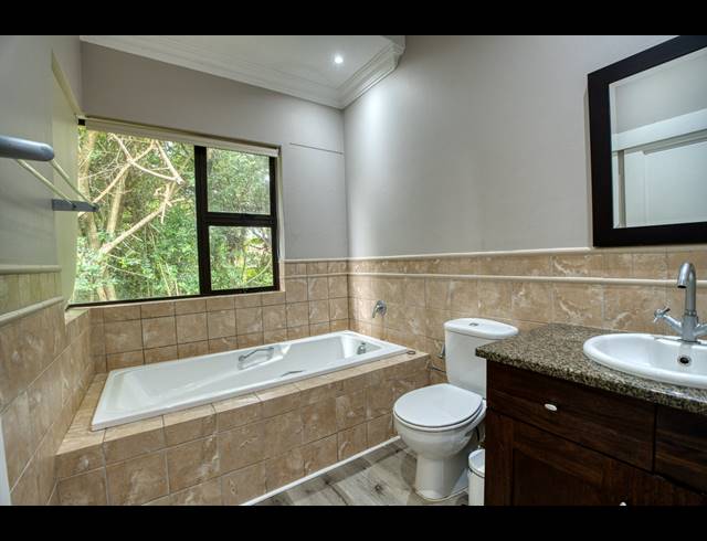 5 BEDROOM HOUSE TO LET IN ZIMBALI ESTATE